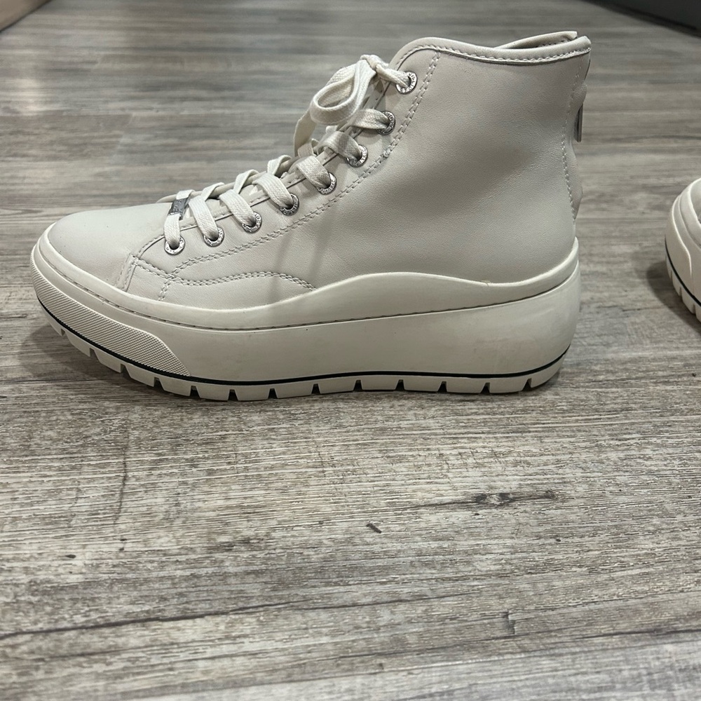 New J Slides White High-Top Sneakers